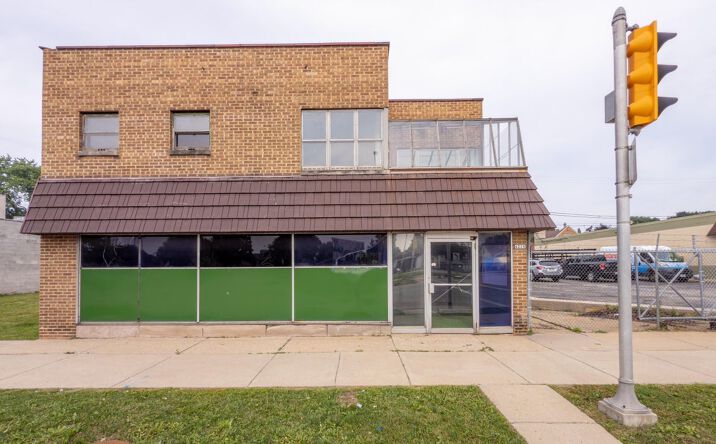 Pictures of Retail, Office, Hospitality, Mixed Use property located at 4228 N Teutonia Ave, Milwaukee, WI 53209 for sales - image #1