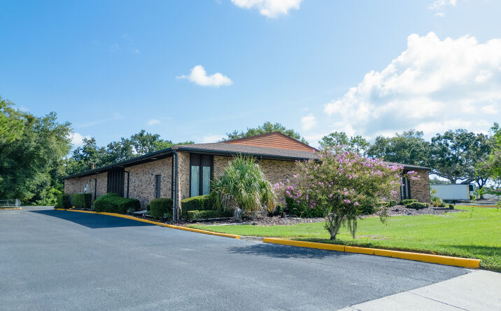 Pictures of Office, Retail property located at 2140 E Edgewood Dr, Lakeland, FL 33803 for sales - image #1