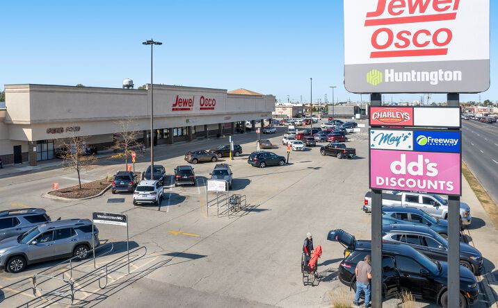 Pictures of Retail property located at 7910 S Cicero Ave, Burbank, IL 60459 for sales - image #1