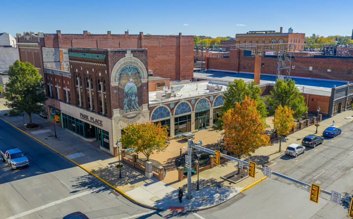 Pictures of Retail property located at 143 W Center St, Marion, OH 43302 for sales - image #1