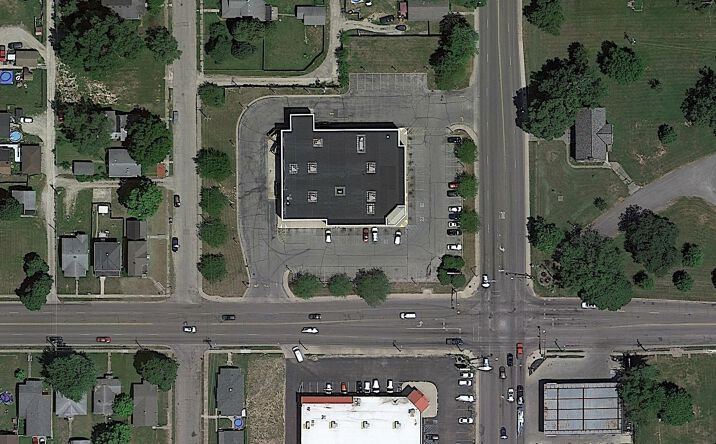 Pictures of Retail property located at 400 E Memorial Dr, Muncie, IN 47302 for sales - image #1