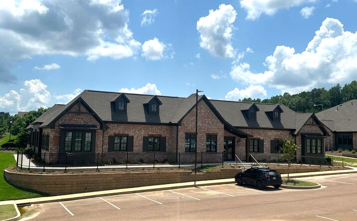 Pictures of Office property located at 410 Enterprise Dr, Oxford, MS 38655 for sales - image #1