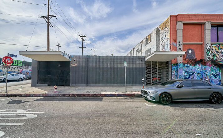 Pictures of Industrial property located at 1977 S Los Angeles St, Los Angeles, CA 90011 for sales - image #1