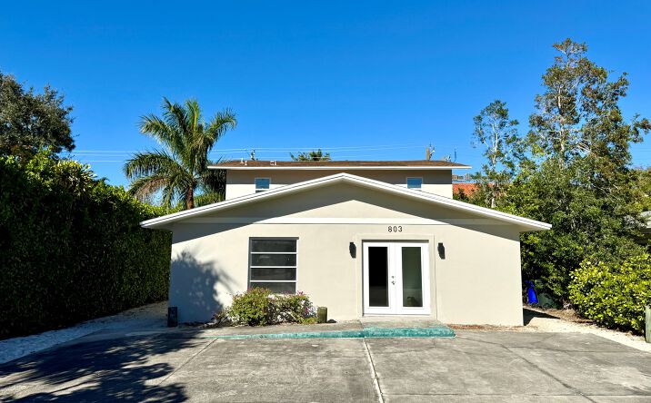 Pictures of Office property located at 803 Myrtle Terrace, Naples, FL 34103 for sales - image #1