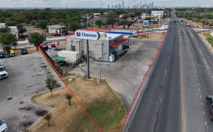 Pictures of Retail property located at 4611 E Martin Luther King Jr Blvd, Austin, TX 78721 for sales - image #1