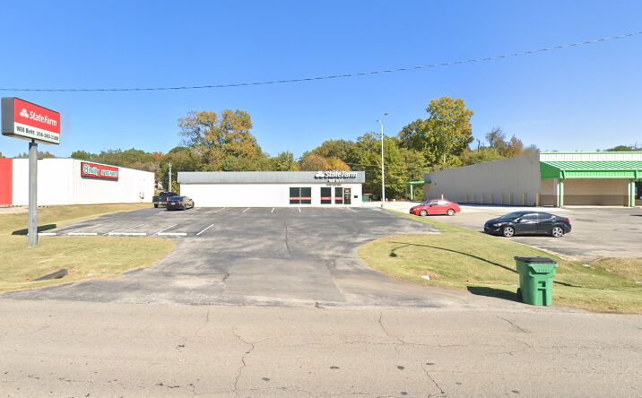 Pictures of Retail property located at 1311 Woodmont Dr, Tuscumbia, AL 35674 for sales - image #1