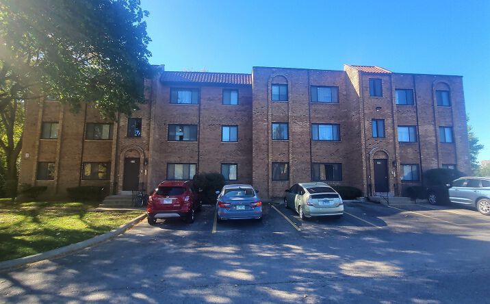 Pictures of Multifamily property located at 224,228 E Rimini Ct, Palatine, IL 60067 for sales - image #1