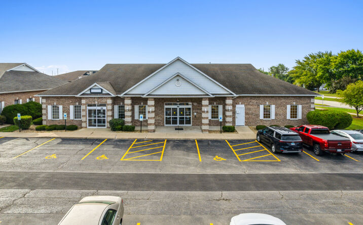 Pictures of Office property located at 88 W Countryside Pkwy, Yorkville, IL 60560 for sales - image #1