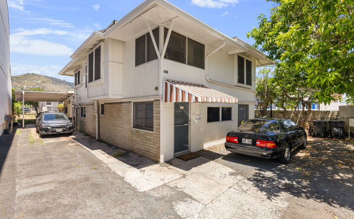 Pictures of Multifamily property located at 1924 S Beretania St, Honolulu, HI 96826 for sales - image #1
