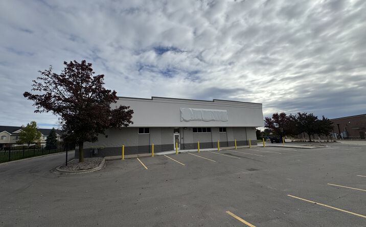 Pictures of Office, Retail property located at 22981 Hall Rd, Woodhaven, MI 48183 for sales - image #1