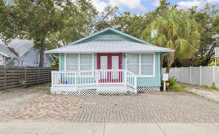 Pictures of Office property located at 1950 Adams Ln, Sarasota, FL 34236 for sales - image #1