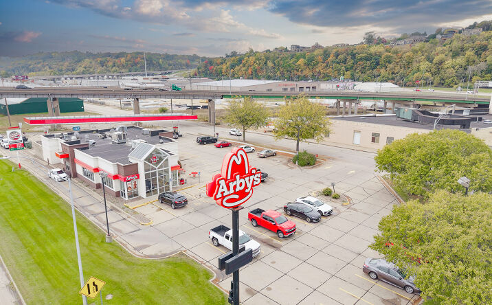 Pictures of Retail property located at 10 Main St, Dubuque, IA 52001 for sales - image #1