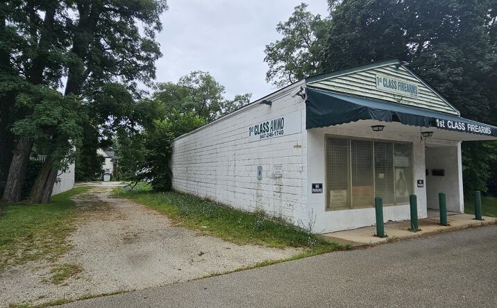 Pictures of Retail property located at 2453 Sheridan Road, Zion, IL 60099 for sales - image #1