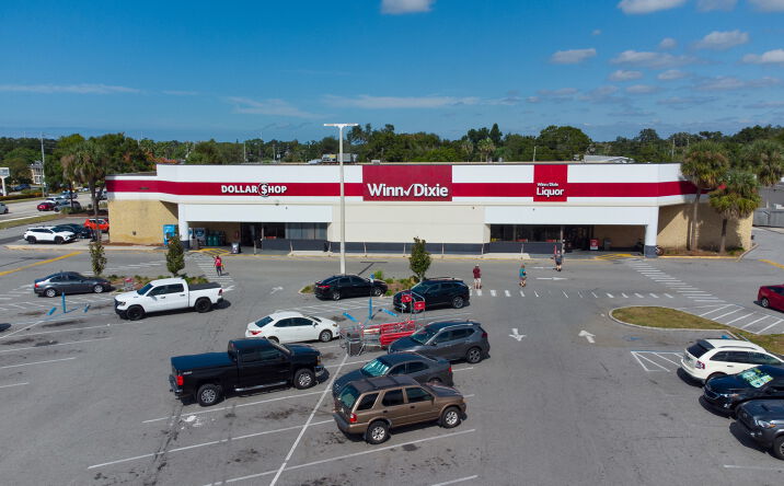 Pictures of Retail property located at 2460 E Bay Dr, Largo, FL 33771 for sales - image #1