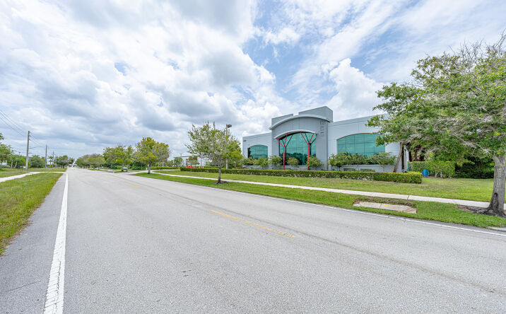 Pictures of Industrial property located at 10151 NW 67th St, Tamarac, FL 33321 for sales - image #1