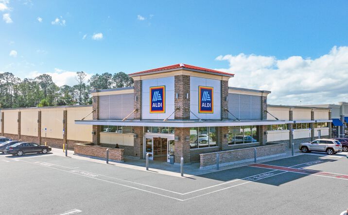 Pictures of Retail property located at 1260 W Granada Blvd, Ormond Beach, FL 32174 for sales - image #1
