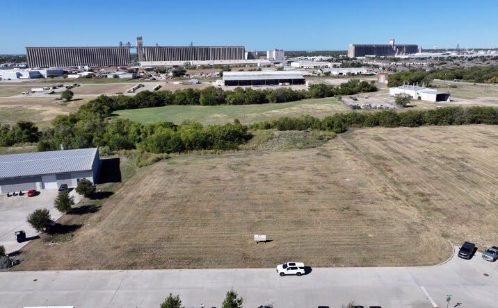 Pictures of Land property located at 424 West Ln., Saginaw, TX 76131 for sales - image #1