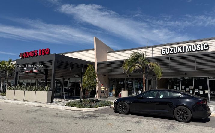 Pictures of Business for Sale, Retail, Office property located at 6827 Stirling, Davie, FL 33314 for sales - image #1