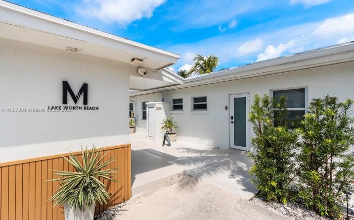 Pictures of Multifamily property located at 401 N 6th Ave N, Lake Worth, FL 33460 for sales - image #1