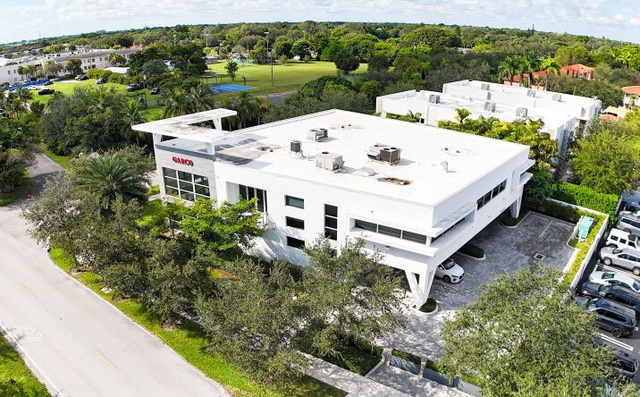 Pictures of Office property located at 9500 SW 77th Ave, Kendall, FL 33156 for sales - image #1