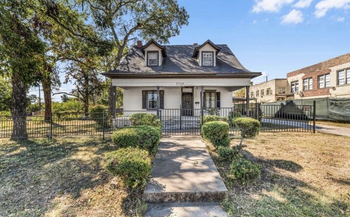 Pictures of Land, Office property located at 2709 Azle Ave, Fort Worth, TX 76106 for sales - image #1