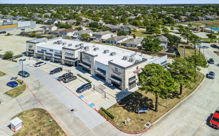 Pictures of Retail property located at 19003 Windsor Pointe Dr, Tomball, TX 77375 for sales - image #1
