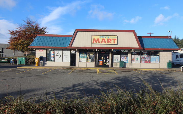 Pictures of Retail property located at 15805 1st Ave S, Burien, WA 98148 for sales - image #1