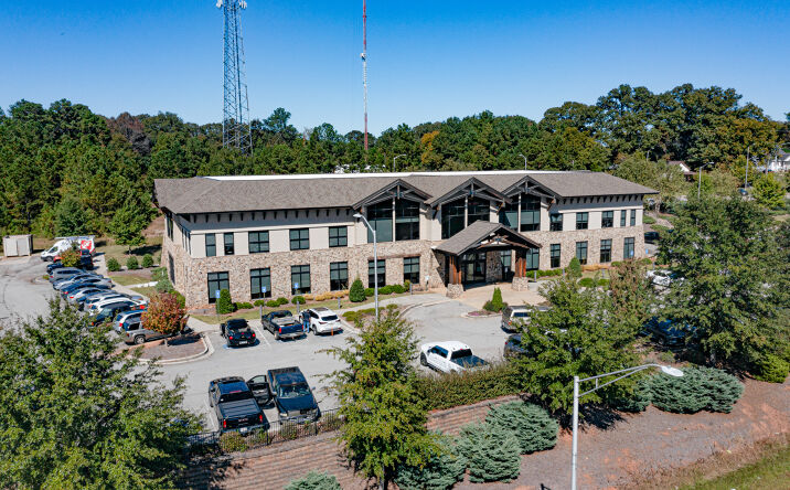 Pictures of Office, Retail property located at 1075 Lafayette Pkwy, LaGrange, GA 30241 for sales - image #1