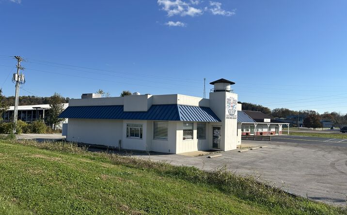 Pictures of Office, Retail property located at 688 Taylorsville Rd, Taylorsville, KY 40071 for sales - image #1