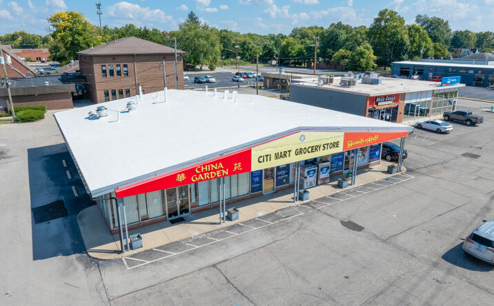Pictures of Retail property located at 7015 Madison Ave, Southport, IN 46227 for sales - image #1