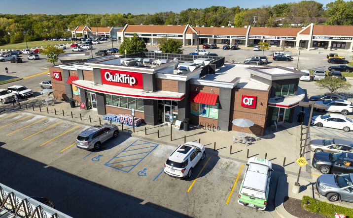Pictures of Retail property located at 528 NW Englewood Rd, Kansas City, MO 64118 for sales - image #1