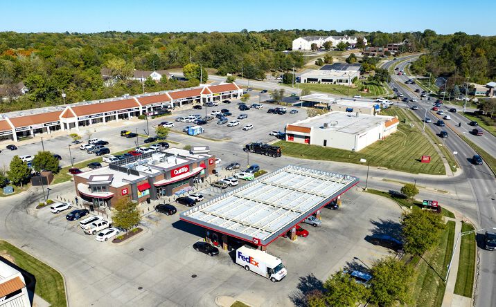 Pictures of Retail property located at 528 NW Englewood Rd, Kansas City, MO 64118 for sales - image #1