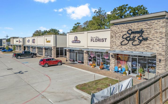Pictures of Retail property located at 107 Old River Rd, Montgomery, TX 77356 for sales - image #1