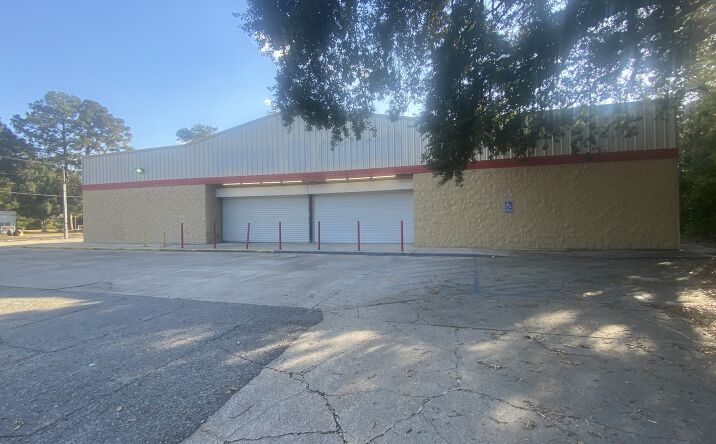 Pictures of Retail property located at 710 W Main St, Ville Platte, LA 70586 for sales - image #1