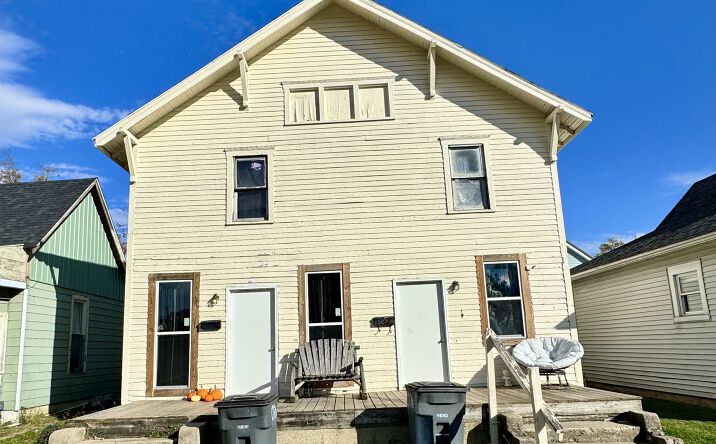 Pictures of Multifamily property located at 906 N Perkins St, Rushville, IN 46173 for sales - image #1