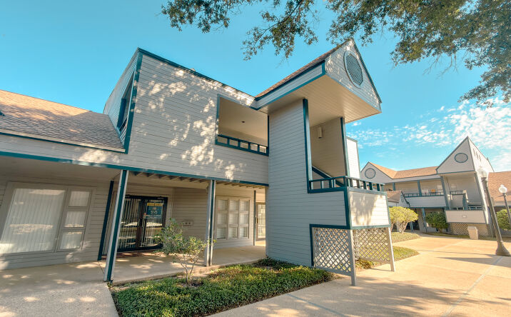Pictures of Office property located at 4400 Bayou Blvd, Pensacola, FL 32503 for sales - image #1