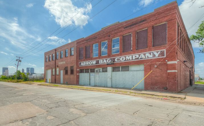 Pictures of Retail property located at 1144 NW 4th St, Oklahoma City, OK 73106 for sales - image #1