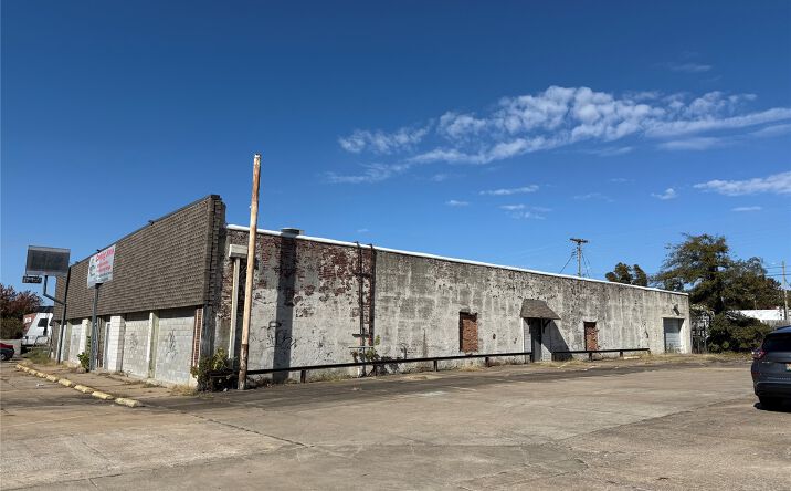 Pictures of Mixed Use, Retail property located at 800 W Okmulgee Avenue, Muskogee, OK 74401 for sales - image #1