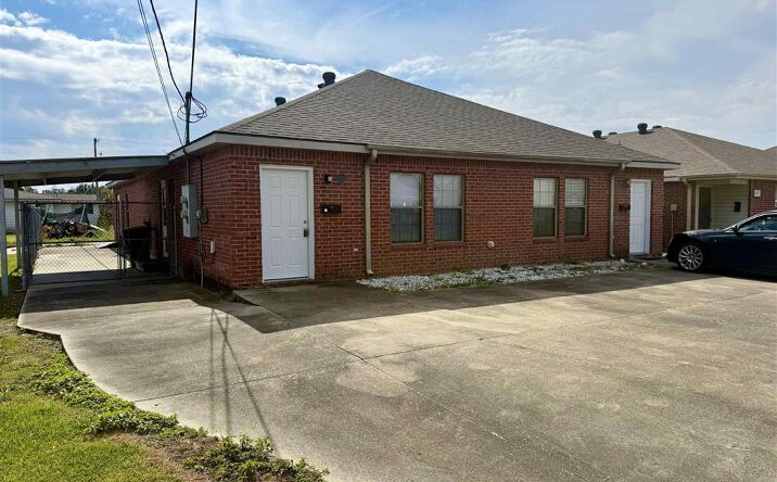 Pictures of Multifamily property located at 604 DEROUEN Street, Lake Charles, LA 70607 for sales - image #1