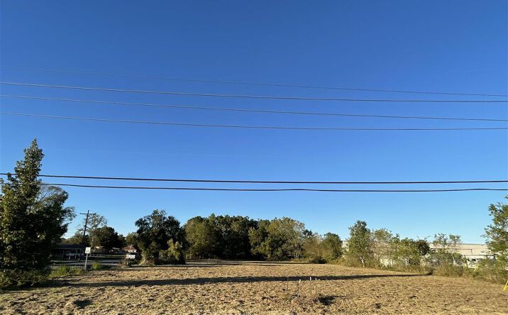 Pictures of Land property located at 504 Lynnwood Avenue, Sulphur, LA 70663 for sales - image #1