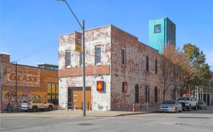 Pictures of Office property located at 1600 Locust Street, Kansas City, MO 64108 for sales - image #1