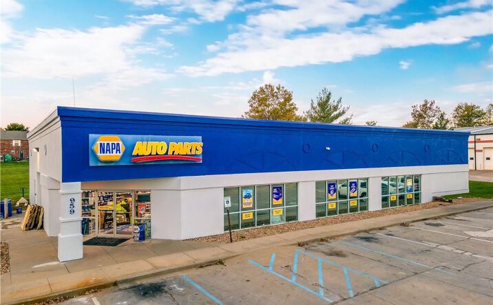 Pictures of Retail property located at 959 SE Oldham Parkway, Lee's Summit, MO 64081 for sales - image #1