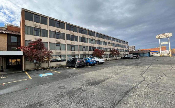 Pictures of Retail property located at 624 Lysle Blvd, McKeesport, PA 15132 for sales - image #1