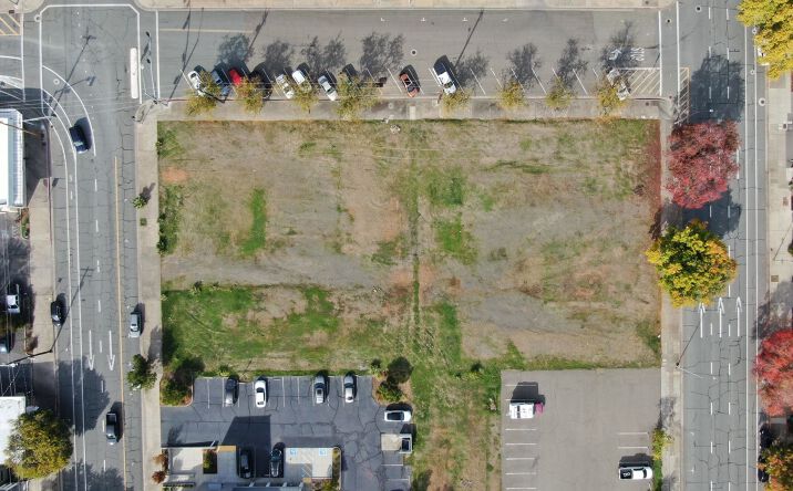Pictures of Land property located at 2010 Pine St, Redding, CA 96001 for sales - image #1