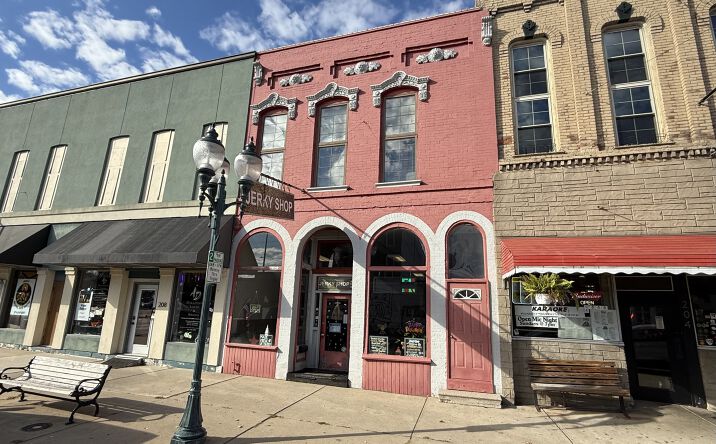 Pictures of Mixed Use property located at 206 S Buffalo St, Warsaw, IN 46580 for sales - image #1