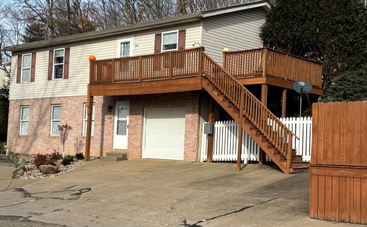Pictures of Multifamily property located at 527 Ridge Ave. NE, New Philadelphia, OH 44663 for sales - image #1
