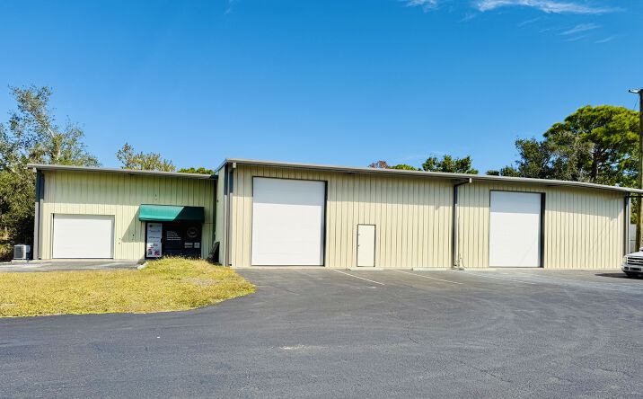 Pictures of Industrial property located at 5612 Lawton Dr, Sarasota, FL 34233 for sales - image #1