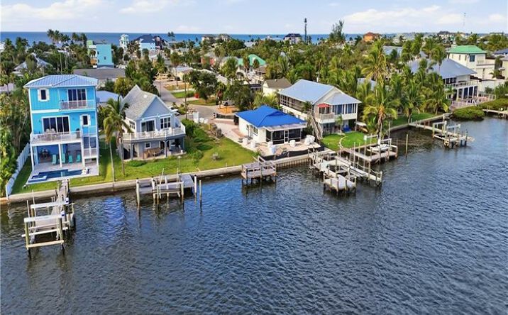 Pictures of Land property located at 101 Hibiscus Dr, Fort Myers Beach, FL 33931 for sales - image #1