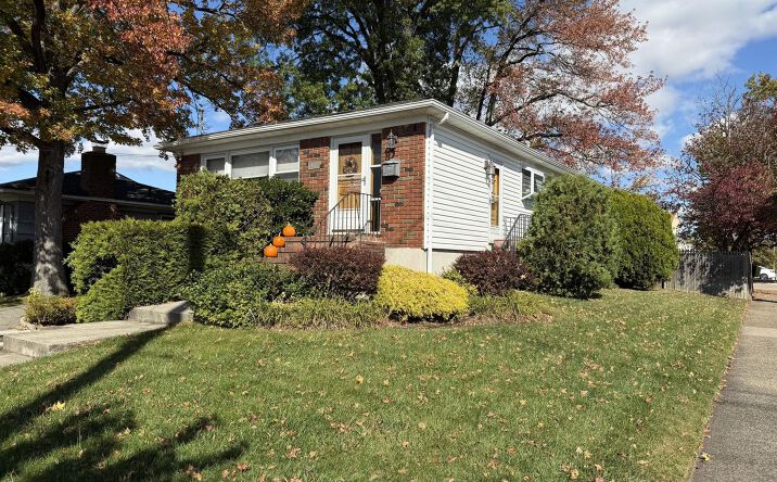 Pictures of Multifamily property located at 473 ARDEN AVE, STATEN ISLAND, NY 10312 for sales - image #1