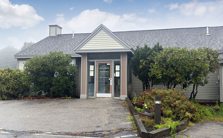 Pictures of Office property located at 161 Rochester Hill Rd, Rochester, NH 03867 for sales - image #1